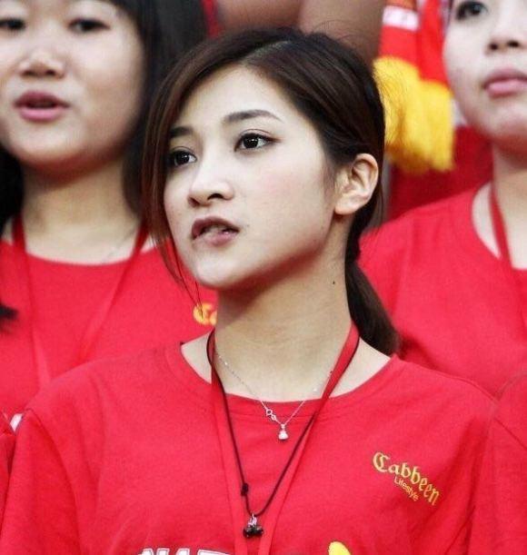 美妇乱人伦
